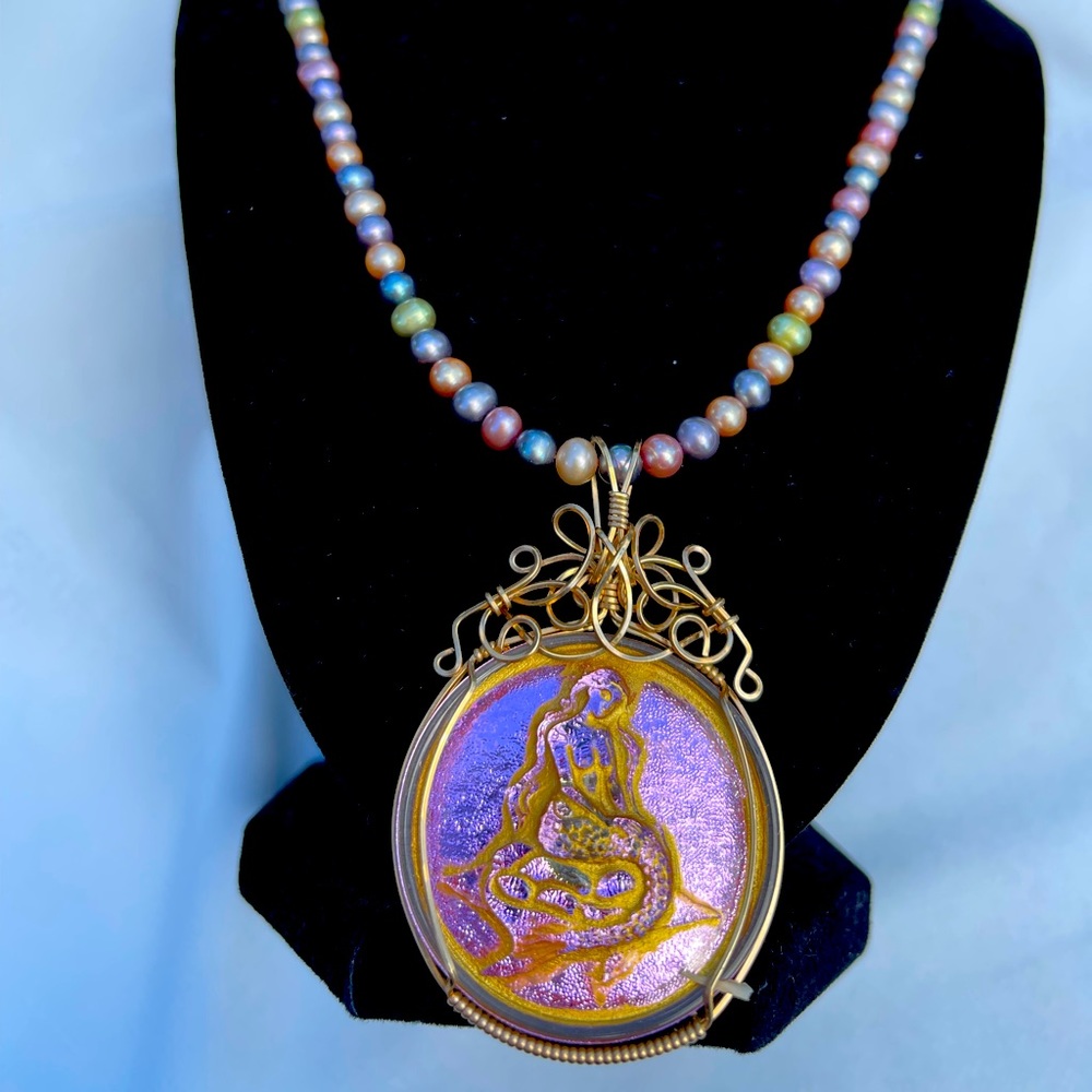 Necklace wire design